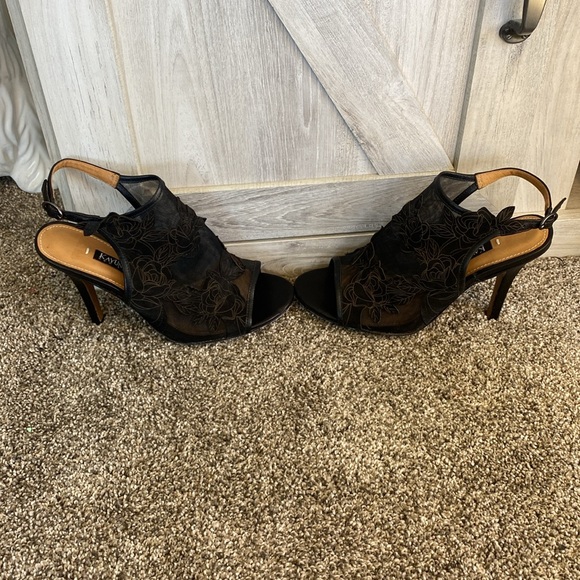 Kay Unger, Mesh & Floral Leather Black Sandals Heels Platform Sexy - Picture 6 of 12